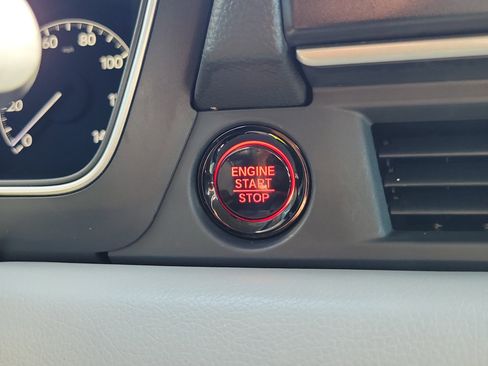 Used 2025 Honda Pilot EX-L image 25