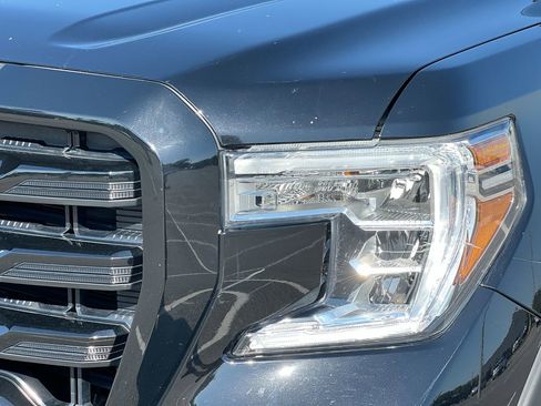 Used 2021 GMC Sierra 1500 Elevation w/ X31 Off-Road Package image 9