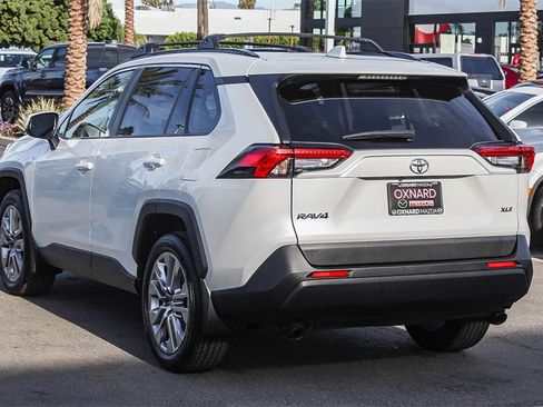 Used 2023 Toyota RAV4 XLE Premium image 6