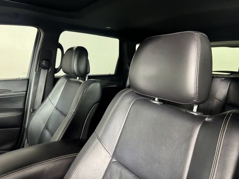 Used 2017 Jeep Grand Cherokee Limited AWD/4WD image 10