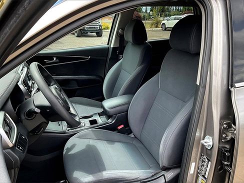 Used 2018 Kia Sorento L image 9