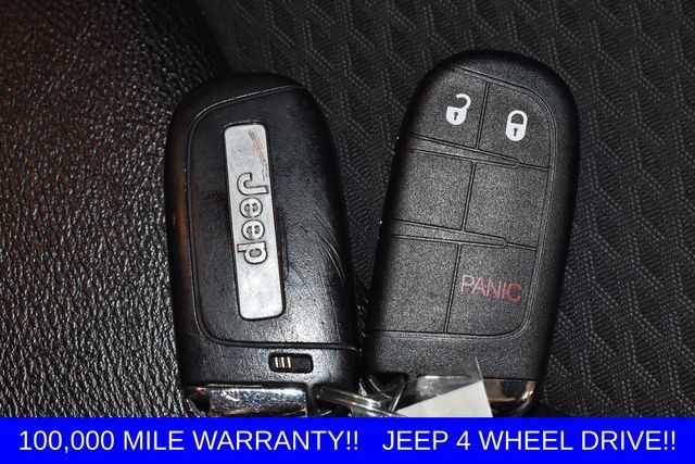 Used 2024 Jeep Compass Latitude AWD/4WD image 32