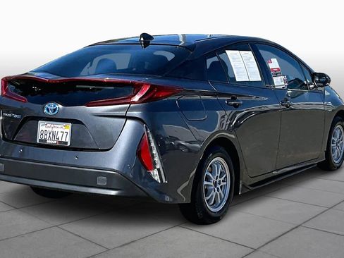 Used 2017 Toyota Prius Prime Advanced image 12