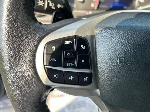 Used 2021 Ford Explorer XLT w/ Equipment Group 202A AWD/4WD image 15