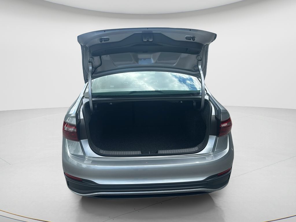 New 2027 Volkswagen Jetta SE FWD image 9