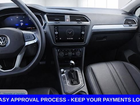 Used 2024 Volkswagen Tiguan SE image 7