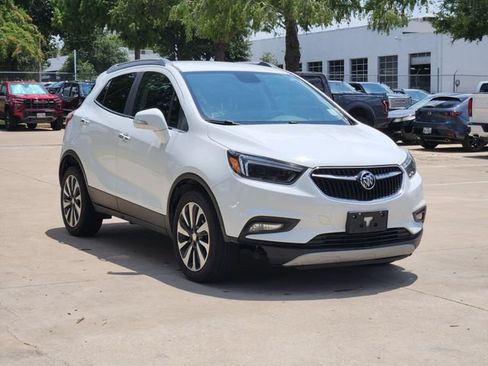 Used 2020 Buick Encore Essence FWD image 3