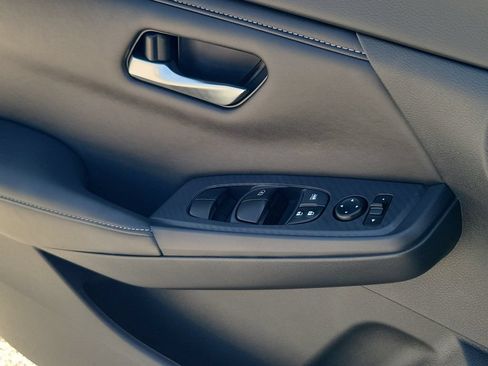 Used 2023 Nissan Sentra SV FWD image 19