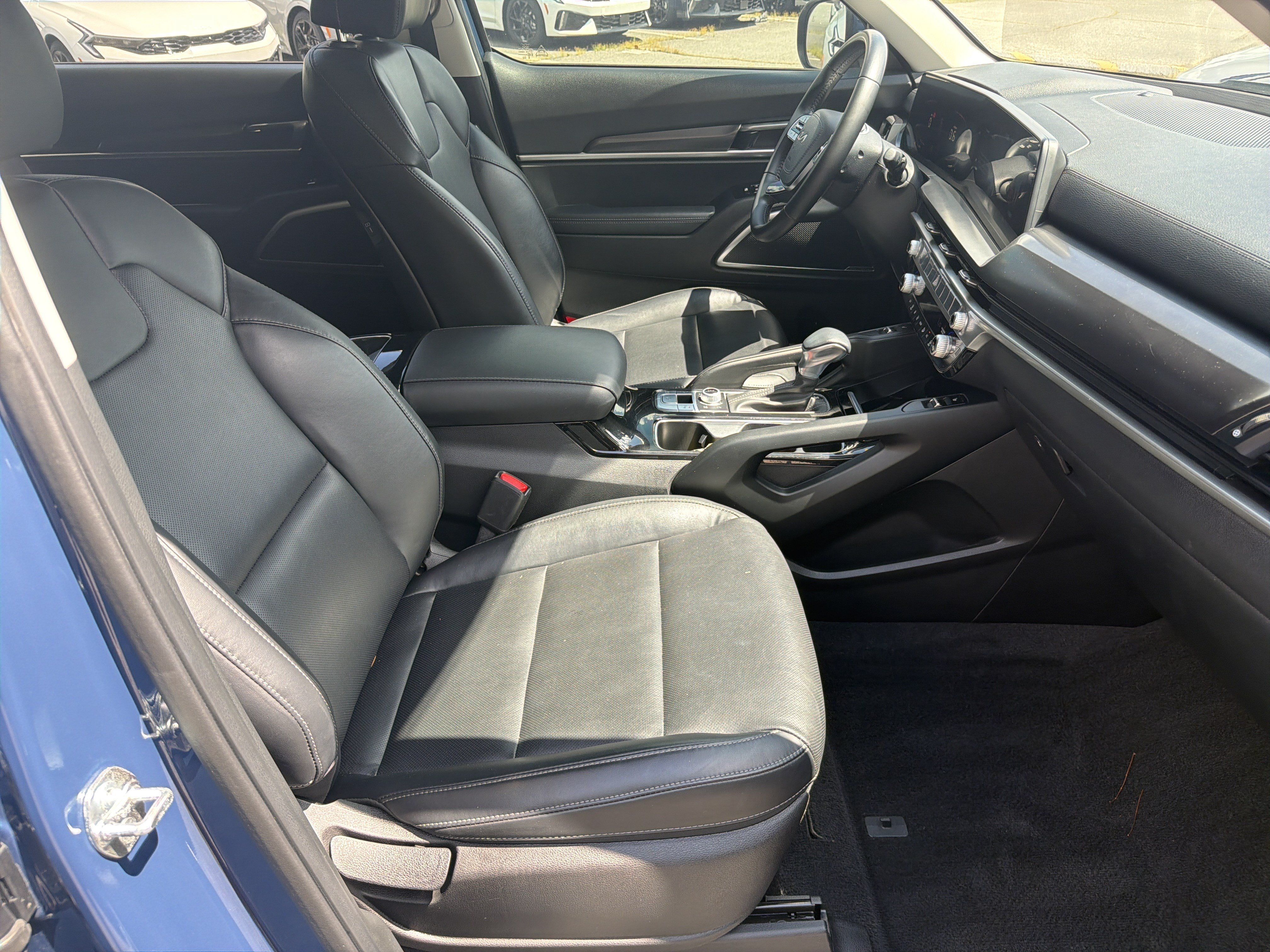 Certified 2023 Kia Telluride S w/ S Sunroof Package AWD/4WD image 13