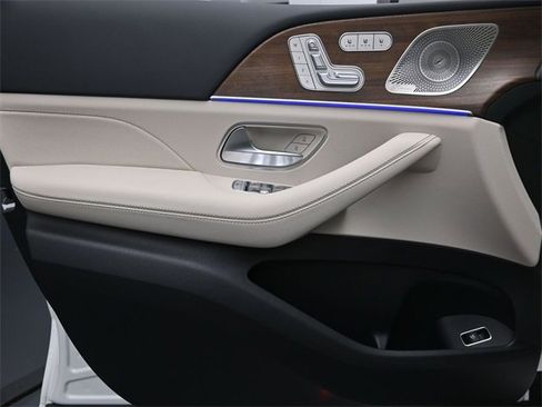 New 2026 Mercedes-Benz GLS 450 4MATIC image 21