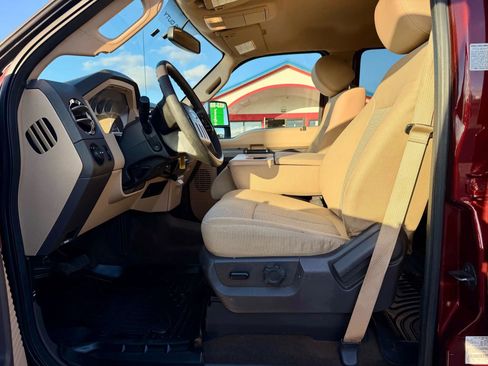 Used 2016 Ford F350 XLT w/ XLT Premium Package image 10