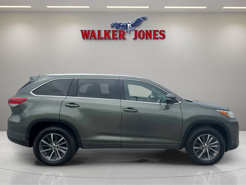 Used 2018 Toyota Highlander XLE image 7