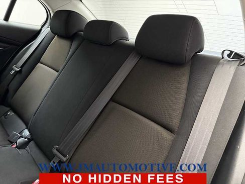 Used 2021 MAZDA MAZDA3 s FWD image 15