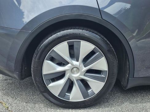 Used 2023 Tesla Model Y Long Range AWD/4WD image 16
