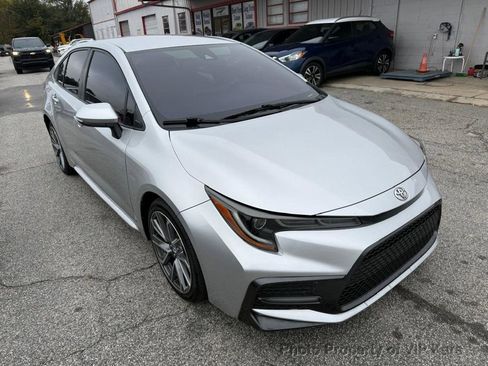 Used 2020 Toyota Corolla SE image 2