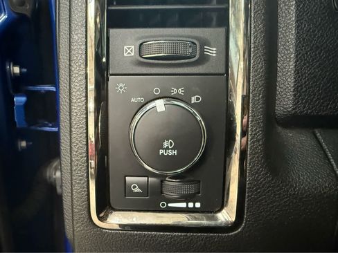 Used 2015 RAM 1500 Sport w/ Sport Premium Group image 28