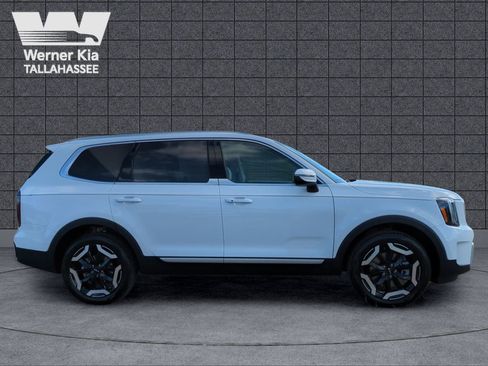 New 2025 Kia Telluride EX w/ EX Captain's Chair Package image 4