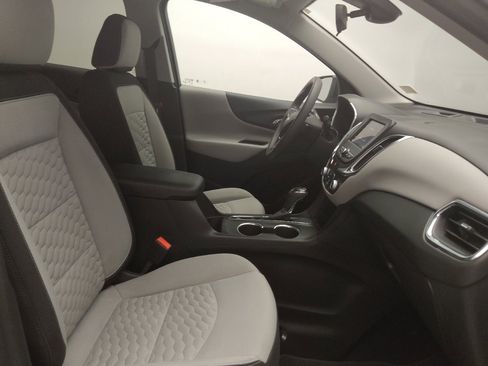 Used 2021 Chevrolet Equinox LS w/ LS Convenience Package image 21