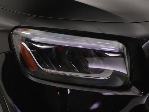 Certified 2025 Mercedes-Benz GLB 250 image 27