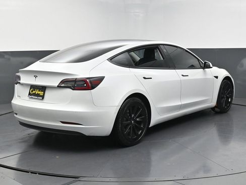 Used 2021 Tesla Model 3 Standard Range Plus image 4