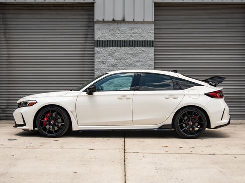 Used 2025 Honda Civic Type R image 8