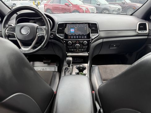 Used 2020 Jeep Grand Cherokee Altitude AWD/4WD image 11
