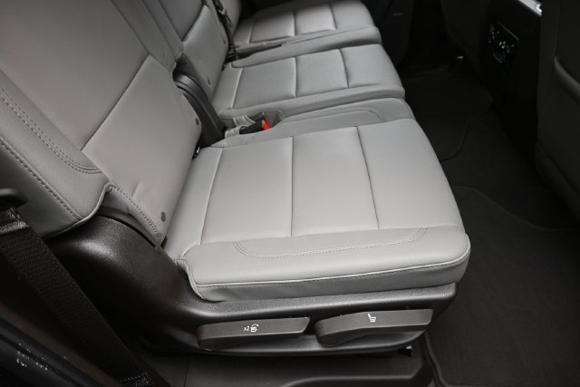 Used 2025 Chevrolet Tahoe LT w/ Comfort Package AWD/4WD image 29