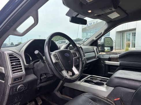 Used 2017 Ford F350 Lariat AWD/4WD image 9