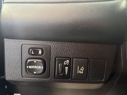 Used 2018 Toyota RAV4 XLE image 35