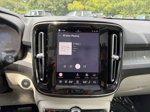 Certified 2025 Volvo XC40 B5 Ultra AWD/4WD image 23