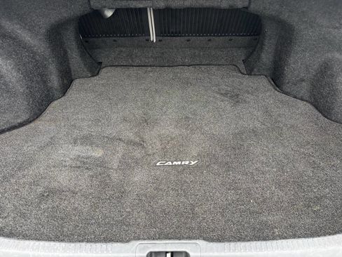 Used 2012 Toyota Camry LE image 28