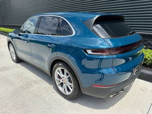 Certified 2026 Porsche Cayenne S AWD/4WD image 3