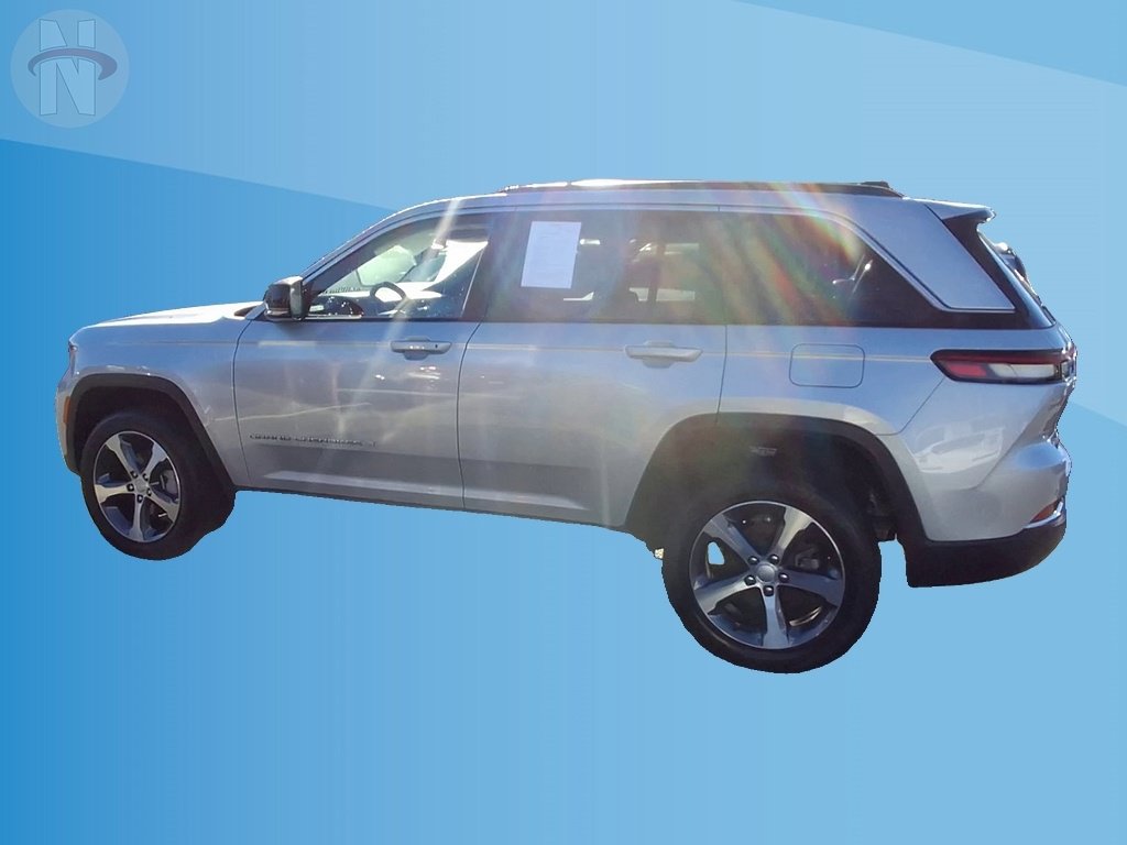 Certified 2025 Jeep Grand Cherokee Limited AWD/4WD image 5