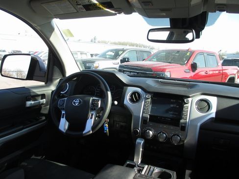 Used 2020 Toyota Tundra SR5 w/ SR5 Upgrade Package image 19