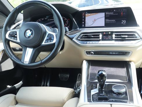 Used 2022 BMW X6 M50i AWD/4WD image 28