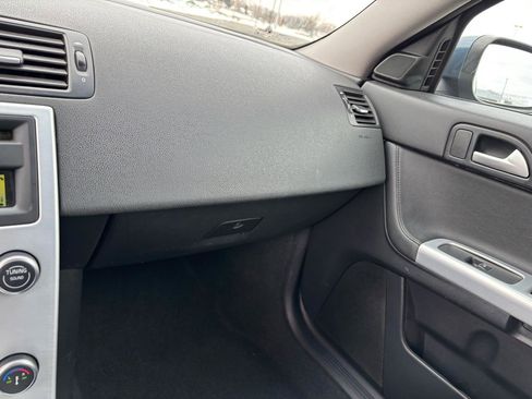 Used 2011 Volvo S40 T5 w/ Preferred Pkg image 17