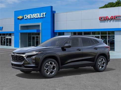 New 2026 Chevrolet Trax LT w/ Driver Confidence Package image 2