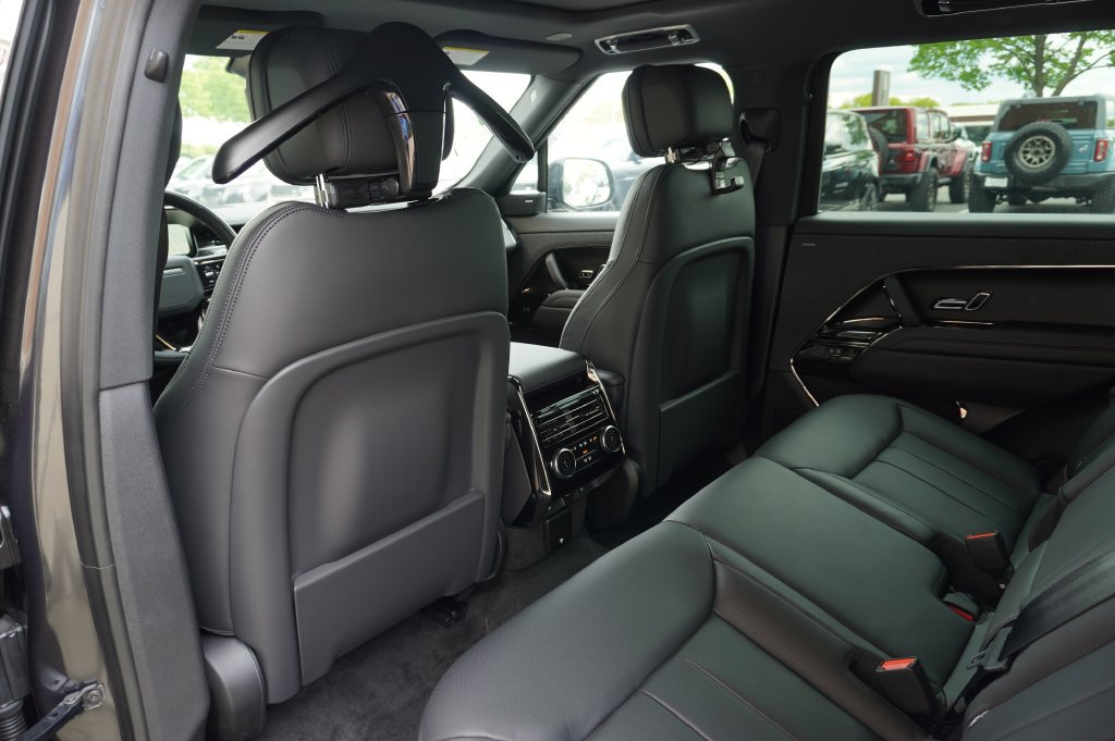 Used 2026 Land Rover Range Rover Sport Dynamic SE AWD/4WD image 32