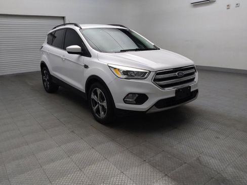 Used 2017 Ford Escape SE w/ Equipment Group 201A FWD image 13