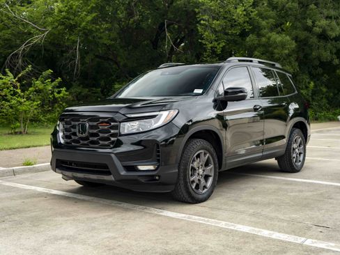 Used 2024 Honda Passport TrailSport image 5