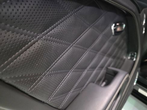 Used 2017 Bentley Mulsanne image 40