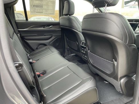 New 2025 Jeep Grand Cherokee Limited w/ Trailer Tow Package image 11