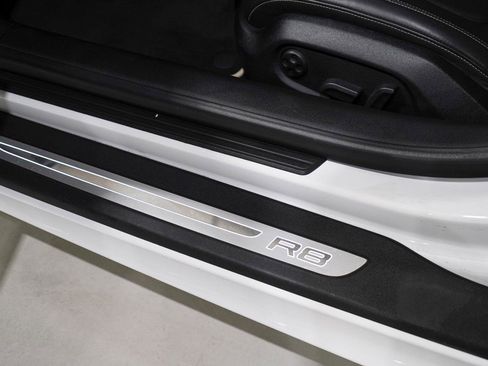 Used 2012 Audi R8 V10 image 21