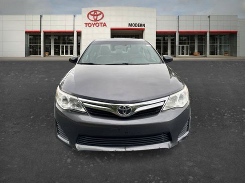 Used 2014 Toyota Camry FWD image 2