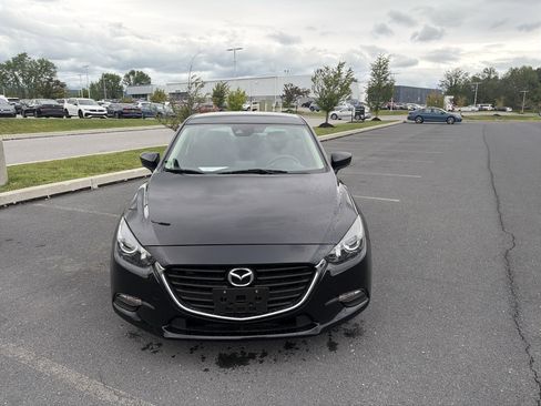Used 2018 MAZDA MAZDA3 Sport w/ Preferred Equipment Package FWD image 2