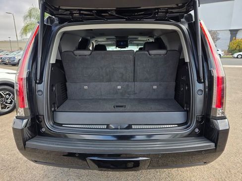 Used 2019 Cadillac Escalade Premium Luxury image 12