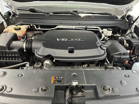 Used 2018 GMC Canyon SLT image 17