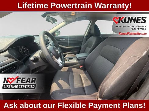 Used 2025 Nissan Altima 2.5 SV FWD image 21