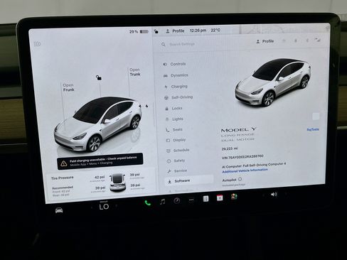 Used 2024 Tesla Model Y Long Range image 17