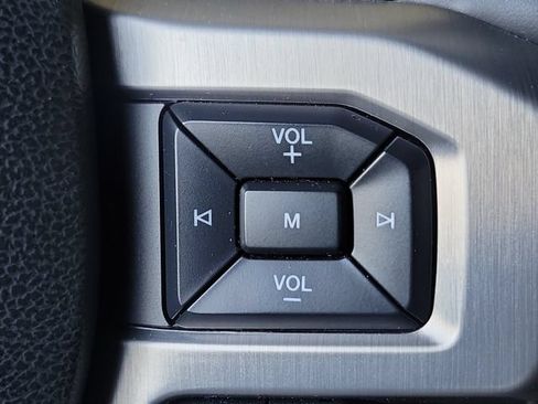 Used 2022 Ford F350 Platinum w/ Tremor Off-Road Package AWD/4WD image 9